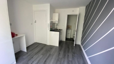 Studio flat to rent in Reading, Berkshire