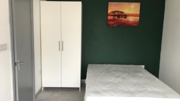 Luxurious Studio Flat in Luton ( LU4 8DP )