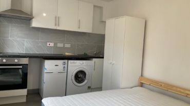 Luxurious Studio Flat in Harrow ( HA1 3PH )